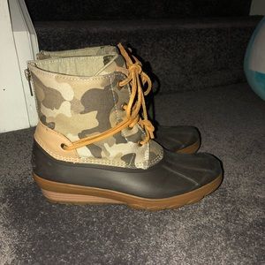 Sperry Camo Duck Boots (Women’s Size 8.5)
